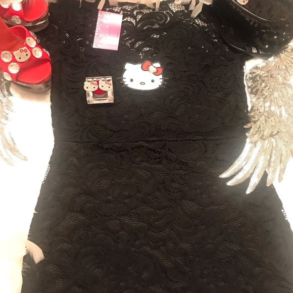 Gorgeous vintage hello kitty lace pin up doll dress and earrings 🍒 - Picture 3 of 16